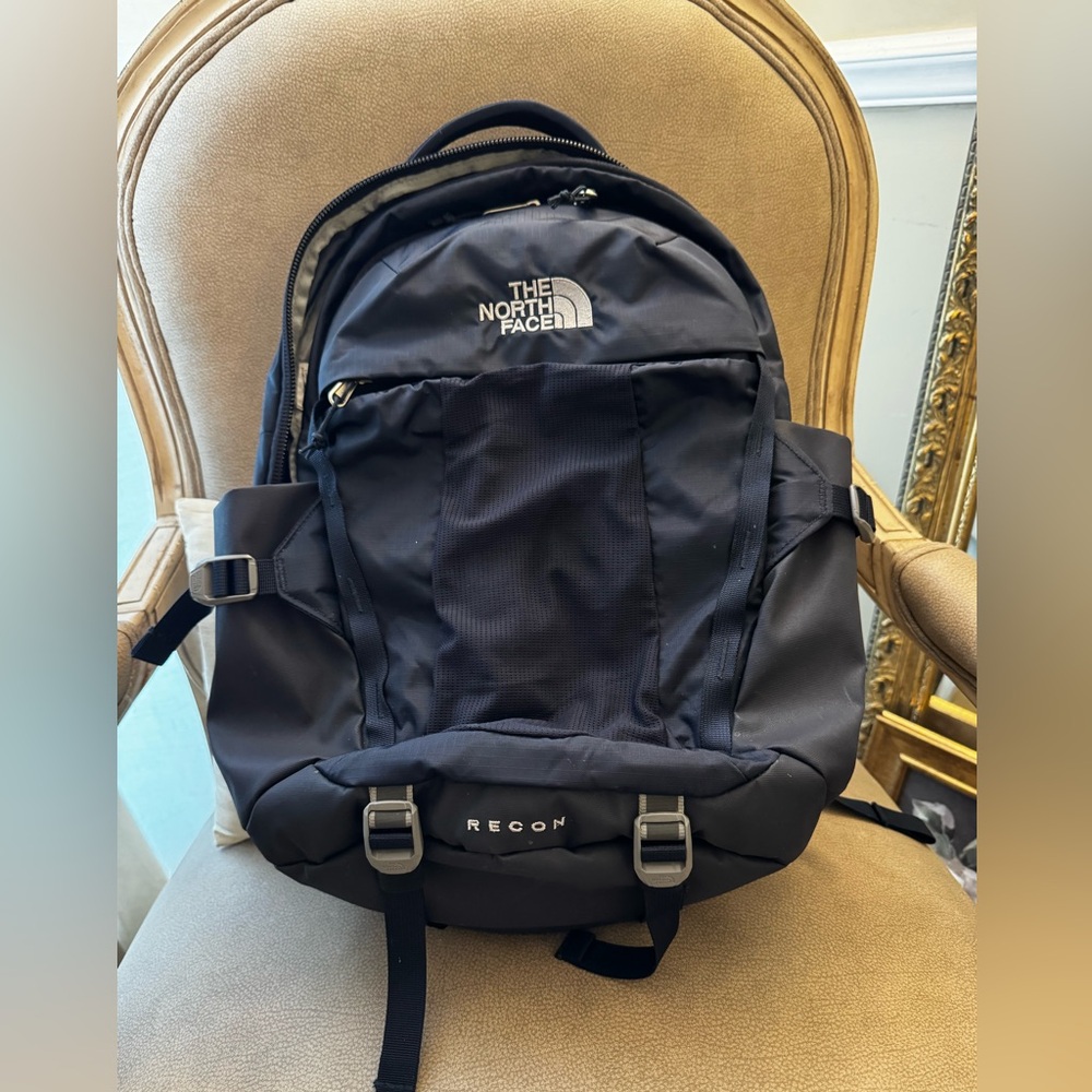 North Face Recon Women’s BackPack Navy (30L)